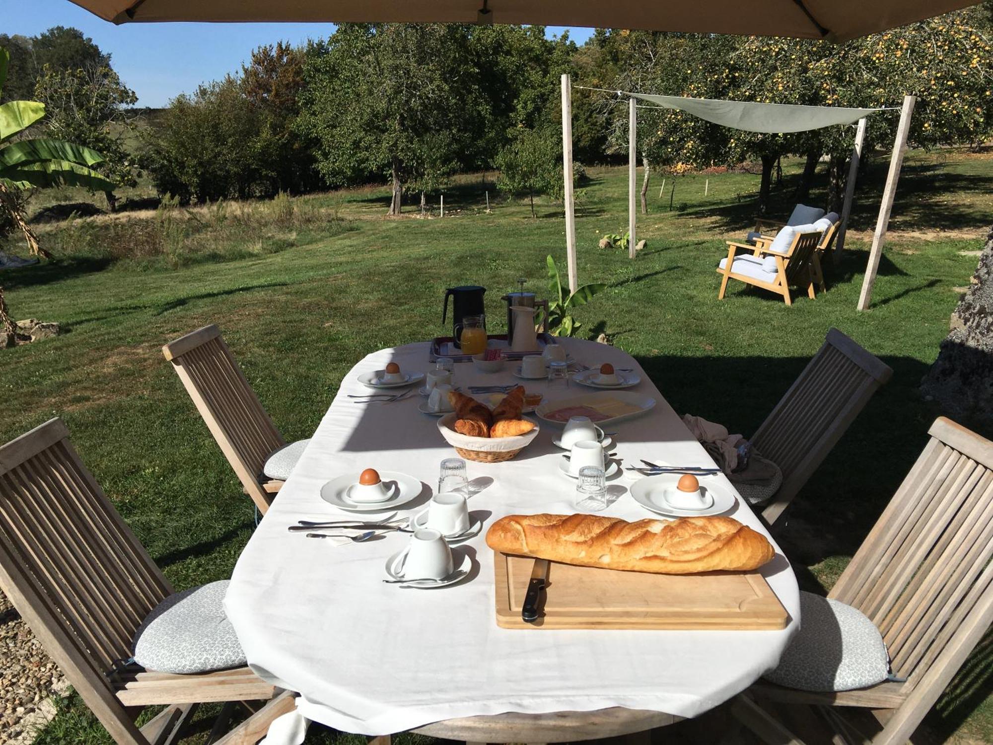 La Mirabelle Bed & Breakfast Saint-Pierre-de-Fursac Exterior photo